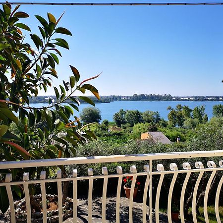 Sul Lago Dorato Terracina Bilik gambar