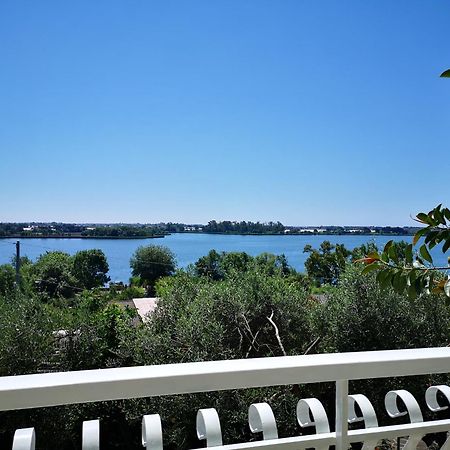 Sul Lago Dorato Terracina Bilik gambar