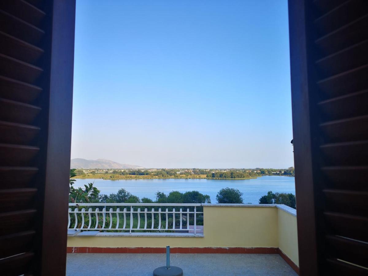 Sul Lago Dorato Terracina Luaran gambar