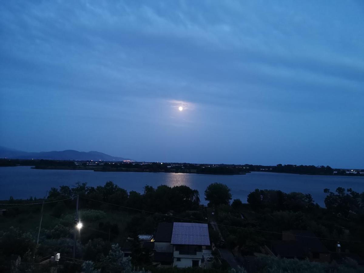 Sul Lago Dorato Terracina Luaran gambar
