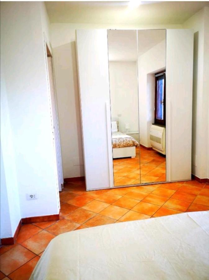 Sul Lago Dorato Terracina Luaran gambar